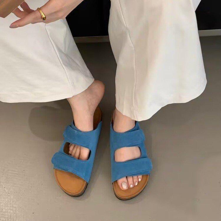 

Boken slippers women s outer wear summer 2025 new leather retro Velcro one-word soft bottom casual sofa sandals 40 синий