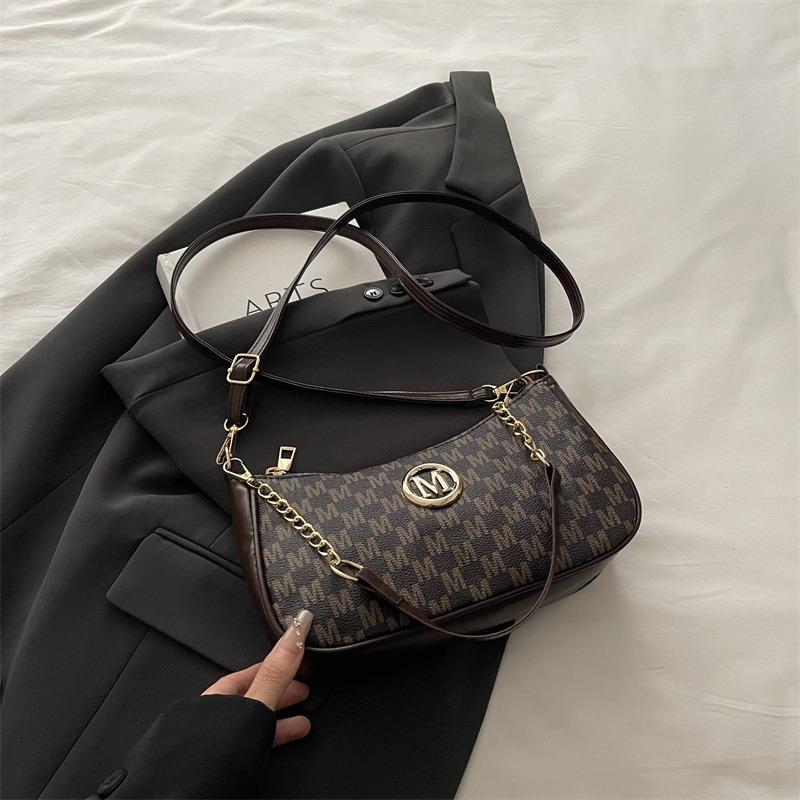 Today's fashionable small bag women's new niche underarm bag personalized single shoulder oblique span women's small square bag