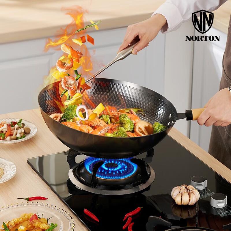 Norton Bach Iron Wok