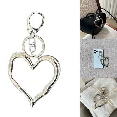 Portachiavi Unico a Forma di Cuore con Elegante Portachiavi in Lega Robusta Cava e Texturizzata per Appassionati di Moda Uso Quotidiano