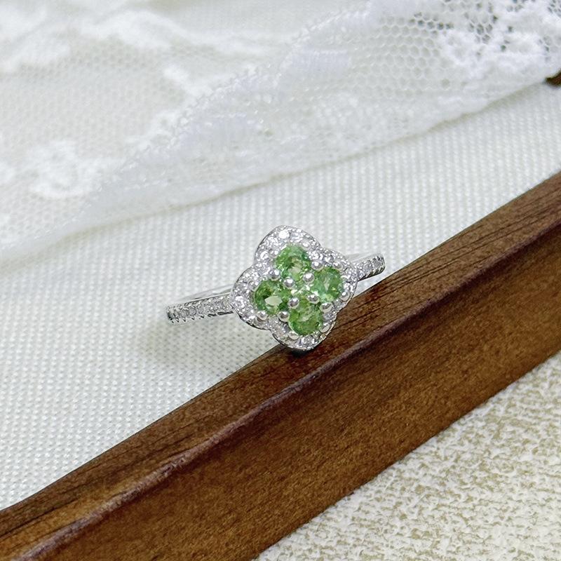 [Cuiying Blumensprache] Kleine frische Farbjuwelen Grün Voll Diamant Zirkon Vierblättriges Kleeblatt Offener Ring Damen Hochwertiger Ring