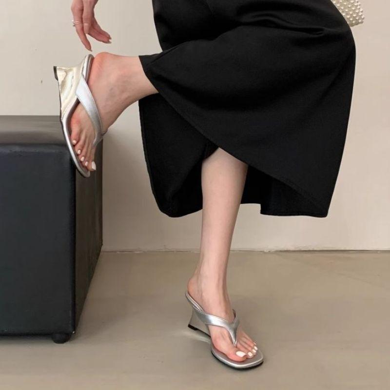 French Beautiful Square Head Sandals Women's Summer 2025 New Slope Heel Flip-flop Outer Wear Temperament Silver High Heels