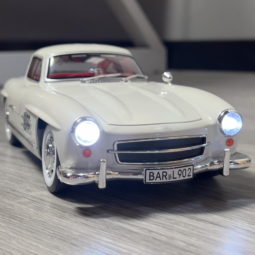 1:18 Mercedes Benz 300SL Classic Sports Vehicle Alloy Metal Diecast Model Car Simulation Ornament Collection Holiday Present Toy