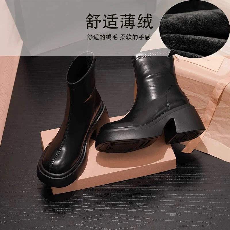 Foreign style boots women's autumn 2025 new Korean version versatile small foreign style round head thick-soled elastic boots