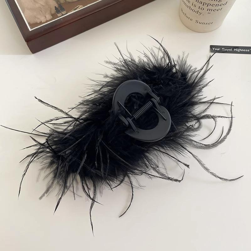 High-Grade Feather and Ostrich Hair Shark Clip for Autumn/Winter - Elegant Ponytail Headdress