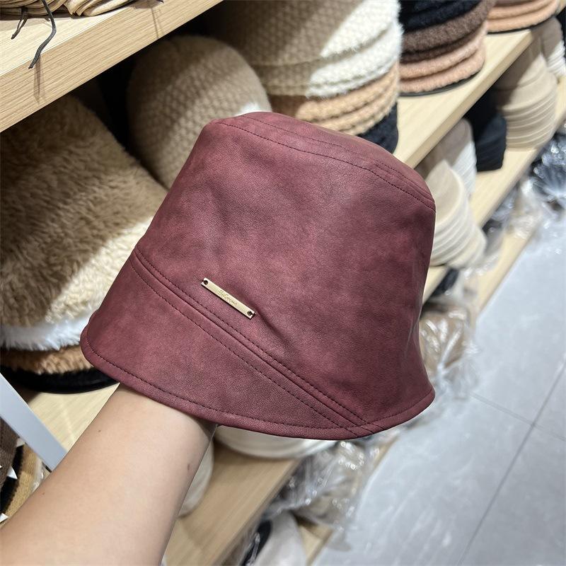 

Новая осенне-зимняя матовая шляпа-ведро из ПУ кожи, женская нишевая дизайнерская шляпа-таз, шляпа-ведро M（56-58cm） кирпич красный