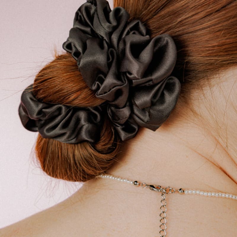 Mellotory Shirring Satin Scrunchie (deep Gray)