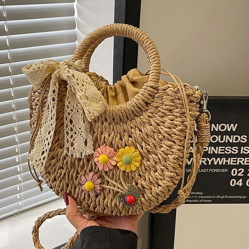 Summer woven bag women's niche design semi-round straw woven bag leisure vacation wind beach bag women's portable messenger bag
