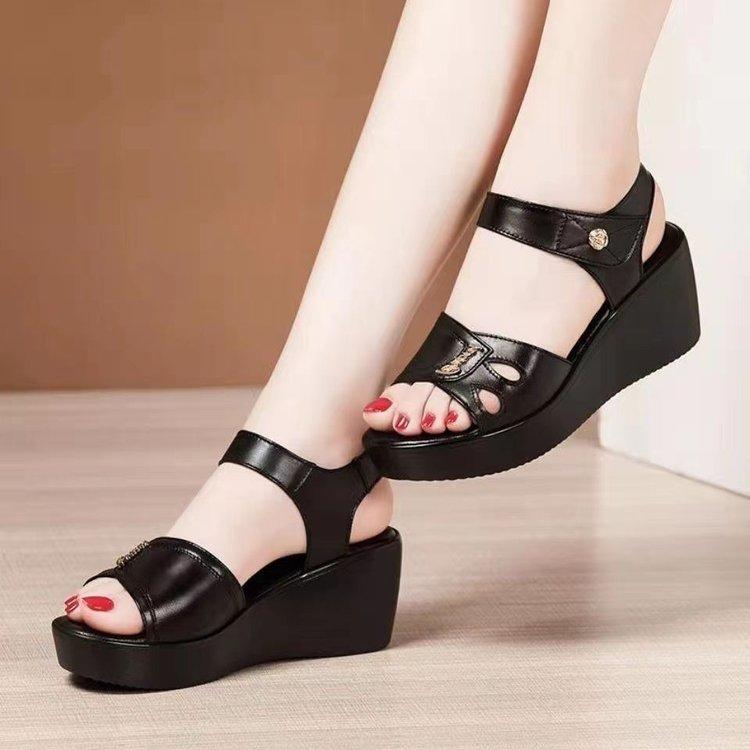 Roman sandals women's 2025 summer new middle-aged thick-soled wedge heel comfortable medium heel non-slip soft-soled mother women's shoes