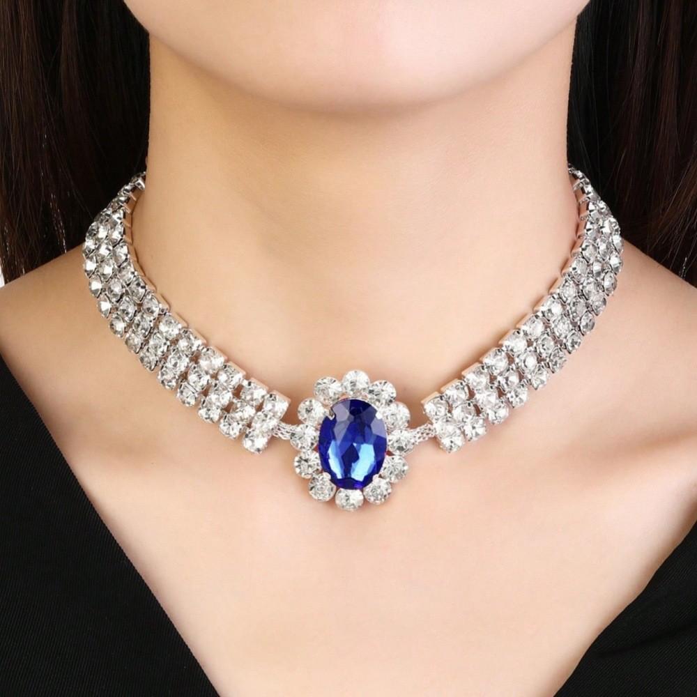 Water Diamond Geometric Pendant Necklace With Sparkling Green Gem For Womens Fashion Accessory синий