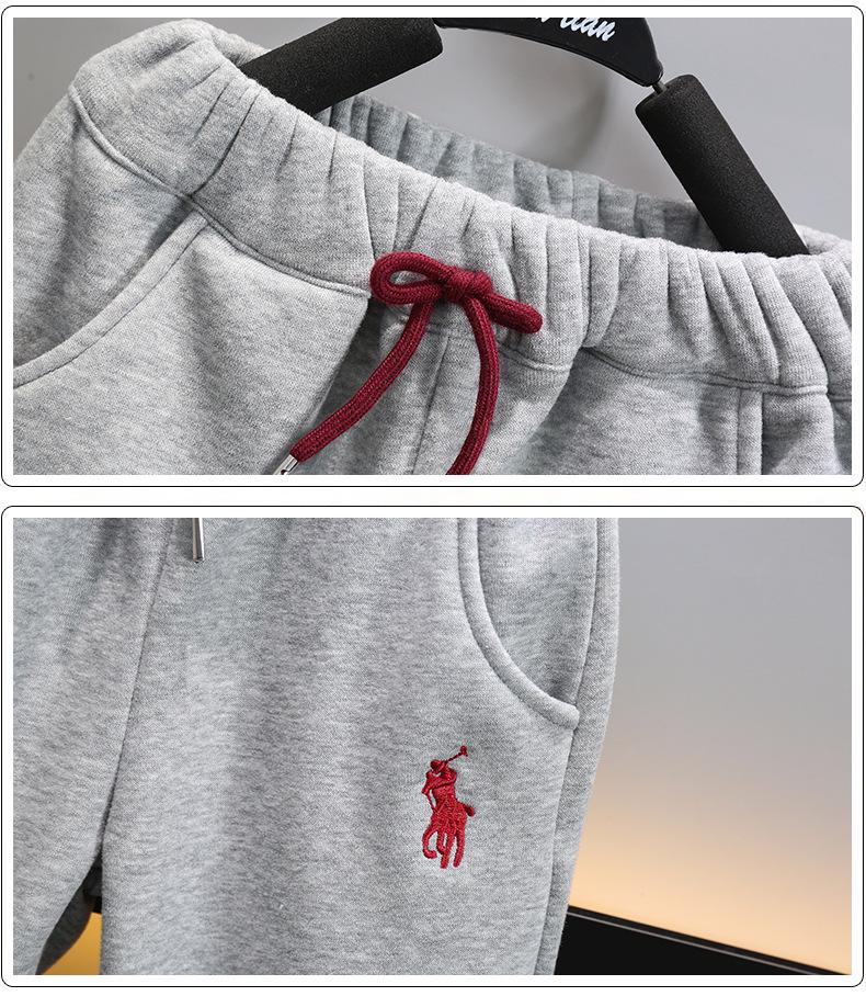 Chłopięcy sportowy zestaw z kapturem i spodniami dresowymi - Wiosna/Jesień 2025