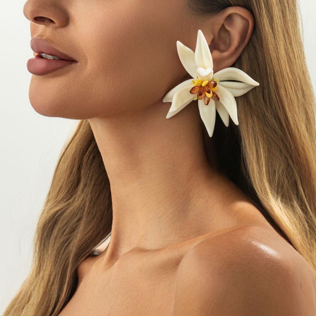 Exaggerated Acrylic Red Three-dimensional Large Flower Earrings Suitable for Seaside, Vacation, Travel Sweet Style Vacation Petal Earrings