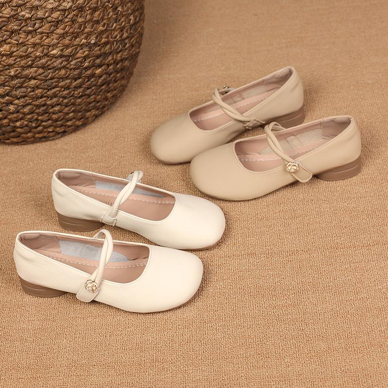 

2024 Women s Summer French Mary Janes: Low-Heel Round Toe Shoes with Skirt, Chunky Heel, Non-Slip Soft Sole. 35 кремовый/белый