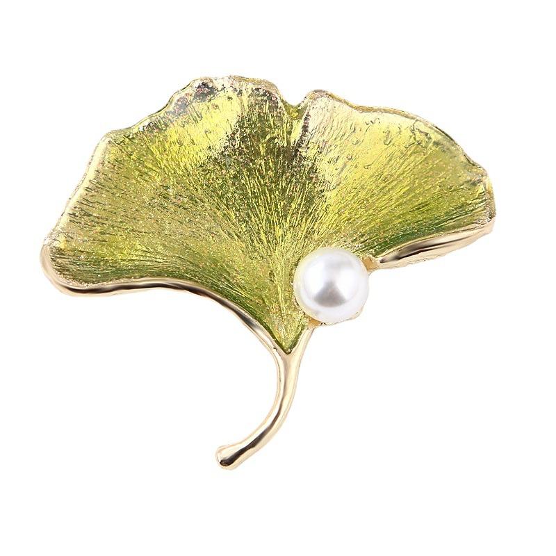 Natural Pearl High Quality Ginkgo Leaf Coat Brooch Fashion Zirconia Corsage Fashion Coat Pin Designer Brooch Mini Bobby Pins Perfect Gift for Couples