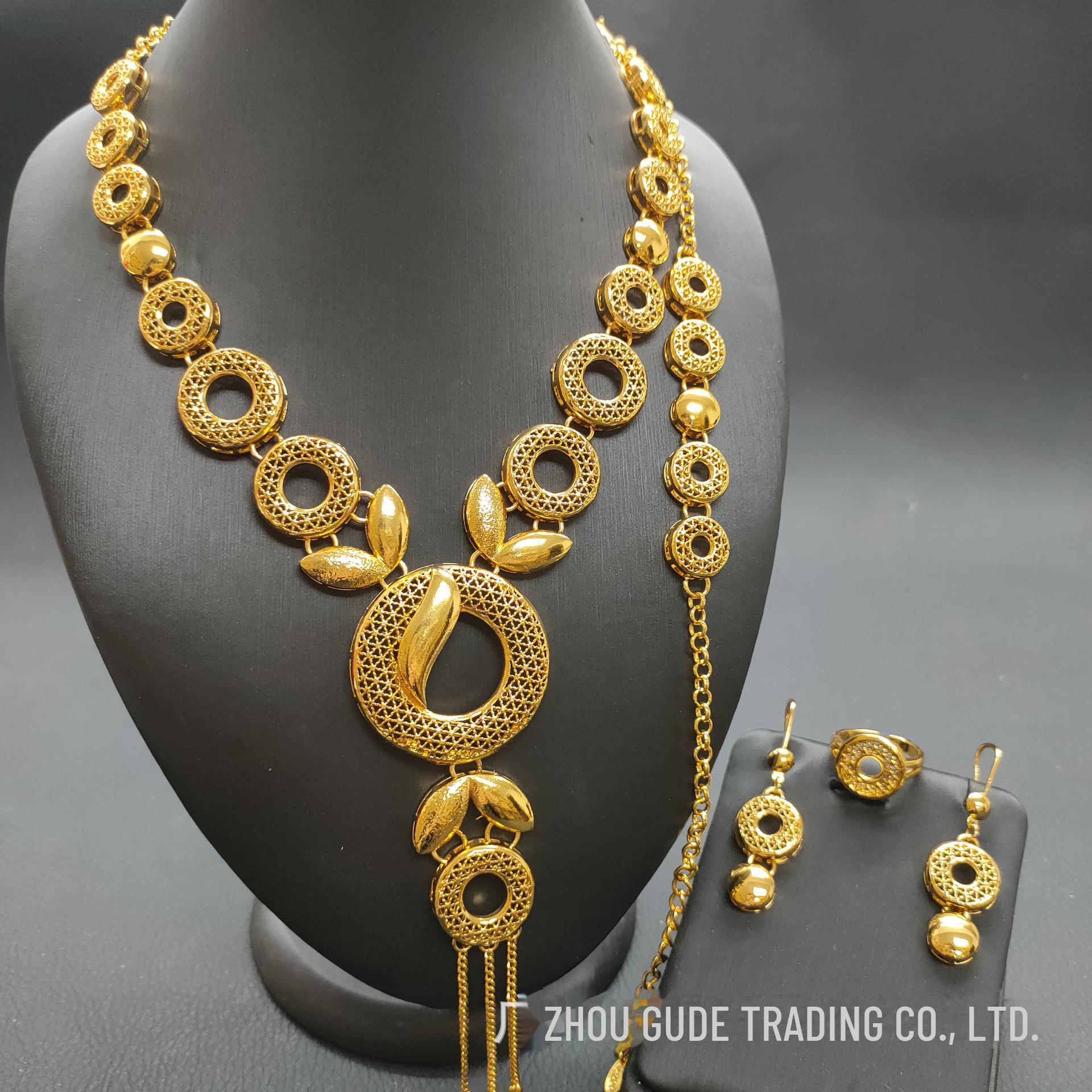 

Комплект африканских украшений Dubai Bride с позолотой 24 карата: Ожерелье, браслет, серьги и кольцо