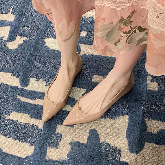

Sheepskin version~ genuine leather French inner height increase pointed single shoes women s 2025 new shallow mouth versatile flat shoes 40