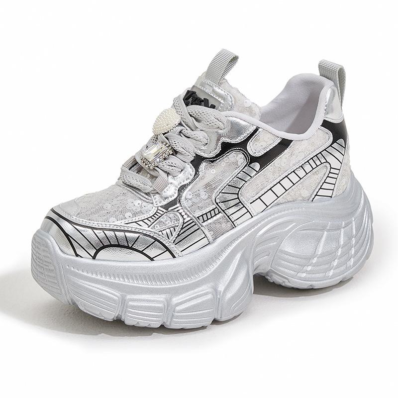 

Платформенные кроссовки для женщин, новая летняя обувь из сетки с вырезами, модная универсальная обувь на небольшой внутренней платформе, увеличивающей рост. 39 серебряный