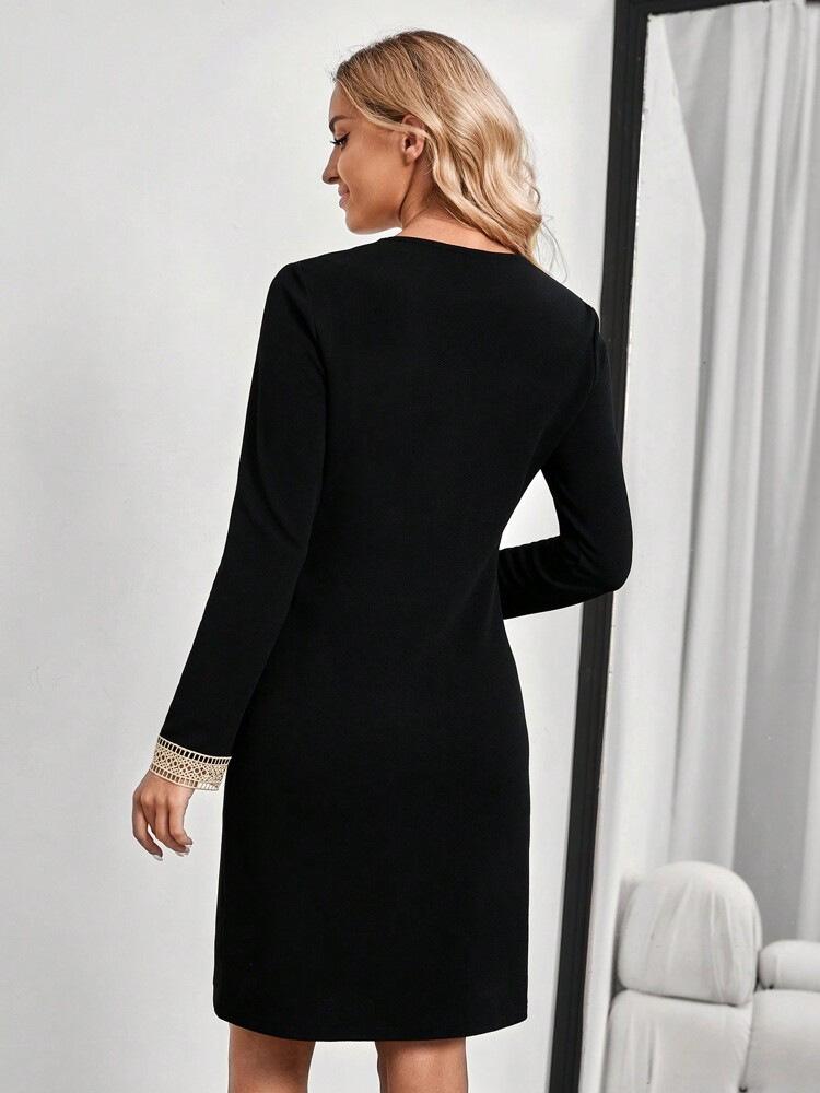 Elegant Women's Retro V-Neck Lace Stitch Long-Sleeve Dress