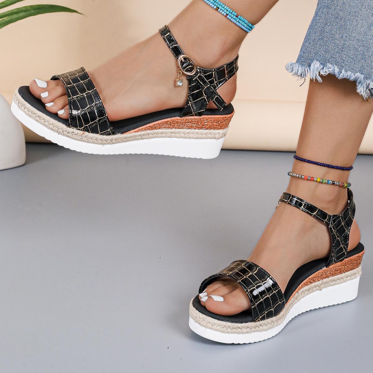 

Модные белые босоножки на танкетке в клетку для женщин, летние легкие нескользящие пляжные туфли, женские сандалии на платформе с пряжкой и ремешком 43