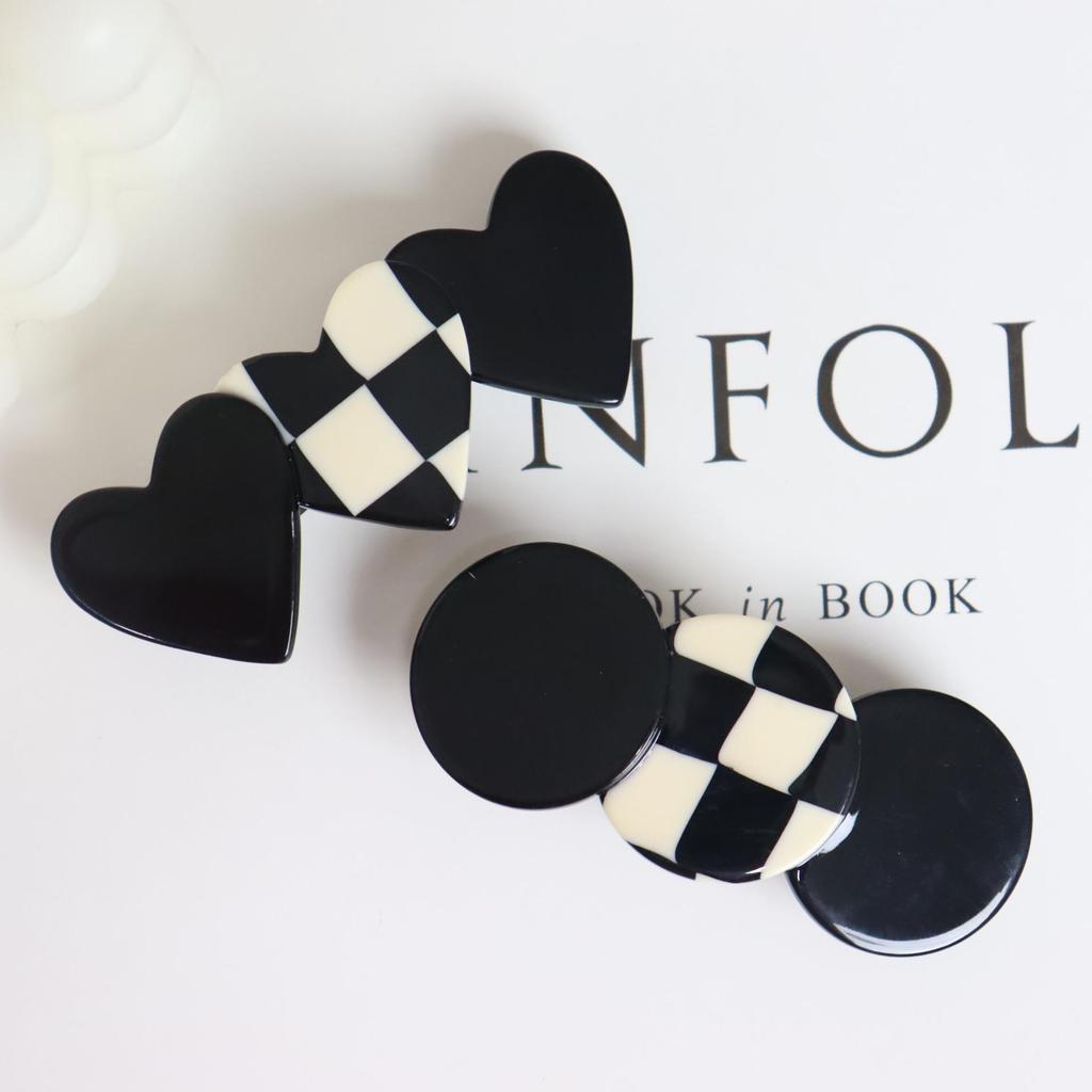 French Acetate Black Plaid Round Heart Spring Hair Clip - Elegant Black & White Design