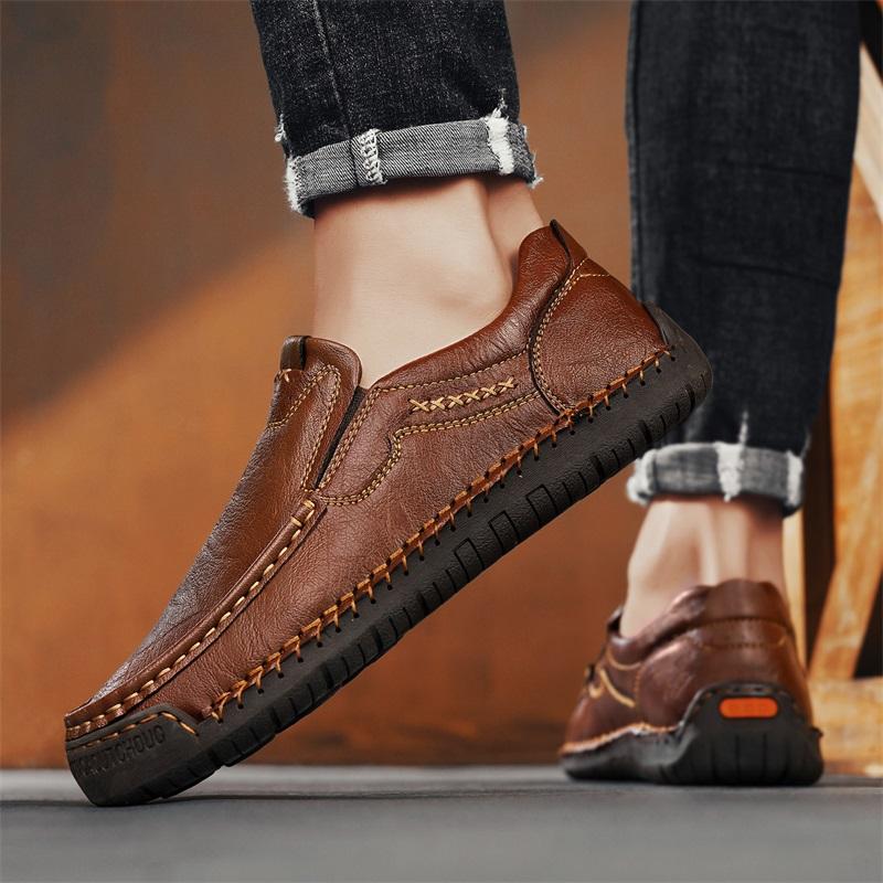 Fashion Lightweight Men's Loafers Classic Male Casual Leather Shoes Handmade Moccasins Breathable Outdoor Sneakers Comfort Slip on Flats