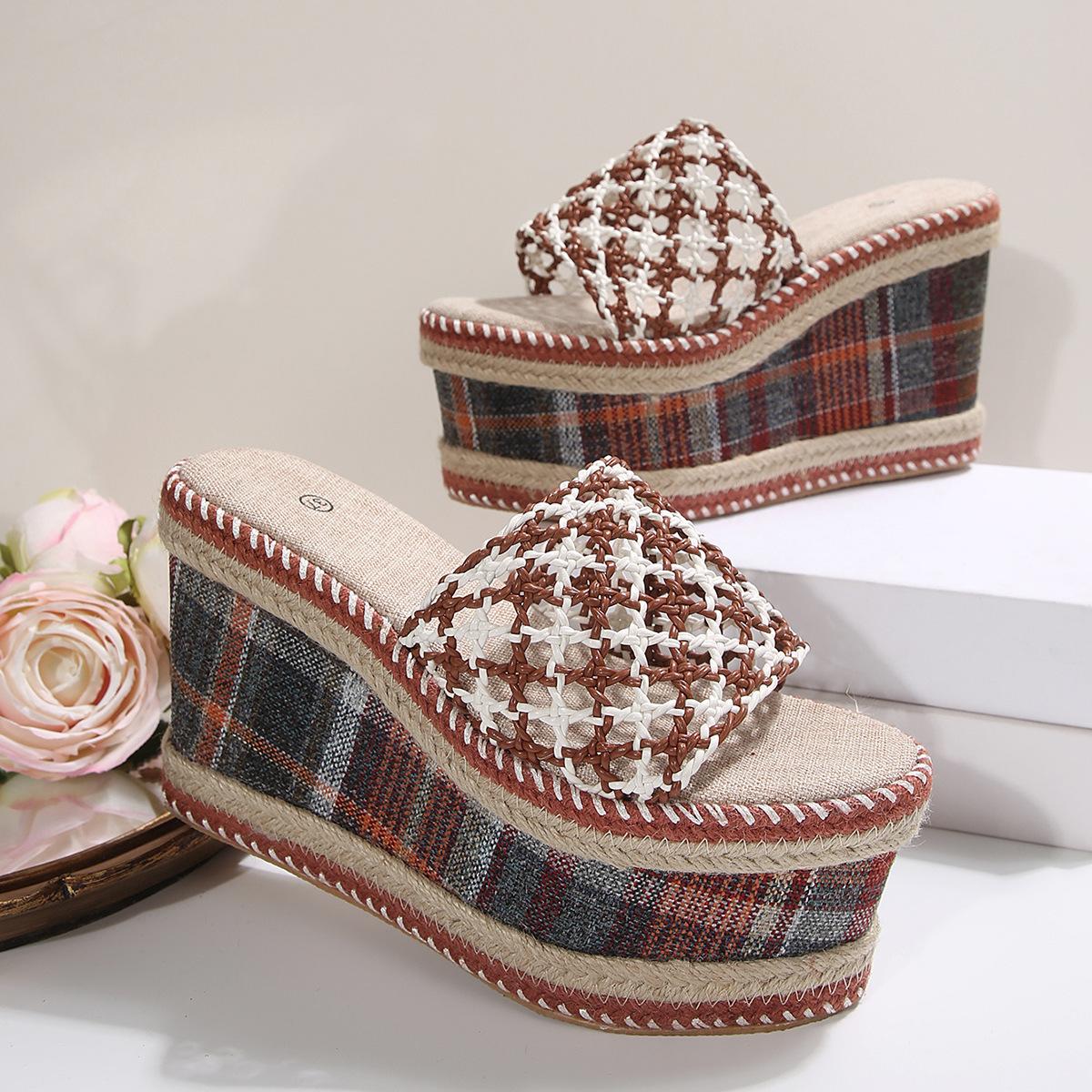 

Fashion Women Slippers 2025 Summer New Fashion Peep Toe Wedge Slippers Women Platform High Heels Outdoor Beach Shoes Sandalias De Mujer 36