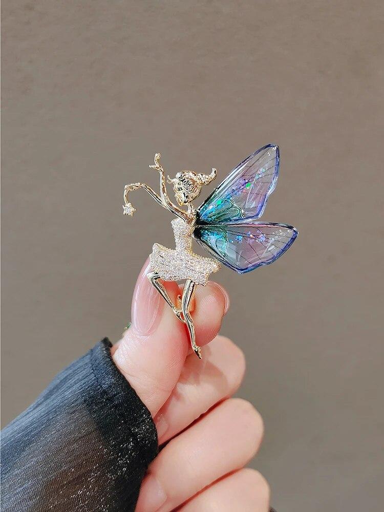 Rhinestone Dragonfly Brooches For Women Elegant Temperament Animal Brooch Pins Charm Jewelry Wedding Gifts