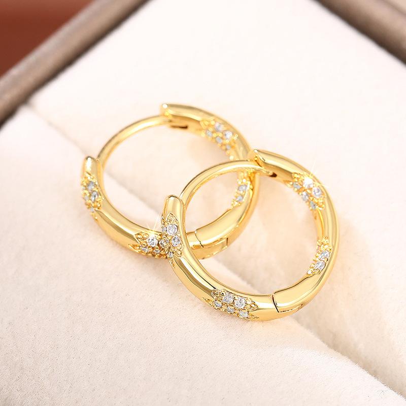 Luxury Women's Hoop Earrings with Embedded Crystals High-Quality Metal Alloy Lightweight Comfortable Design Durable Construction for Daily Wear
