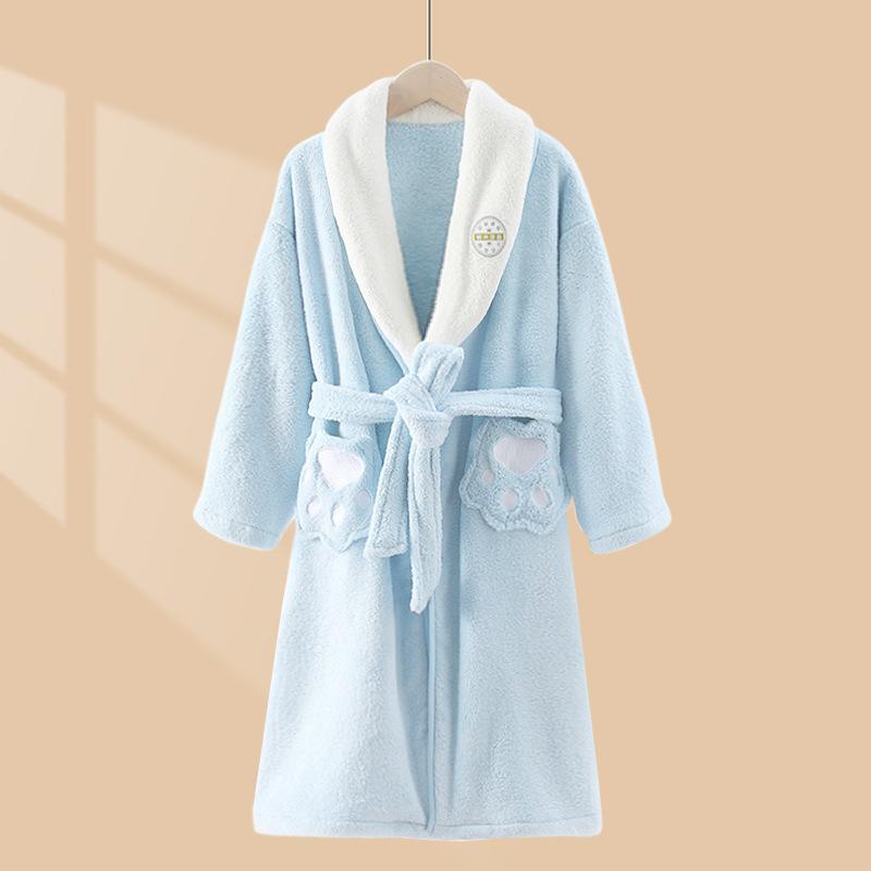 

Детский халат быстро впитывает воду и становится толще, чтобы сохранять тепло. Халат для мальчиков и девочек. Полотенце. Пижама. синий