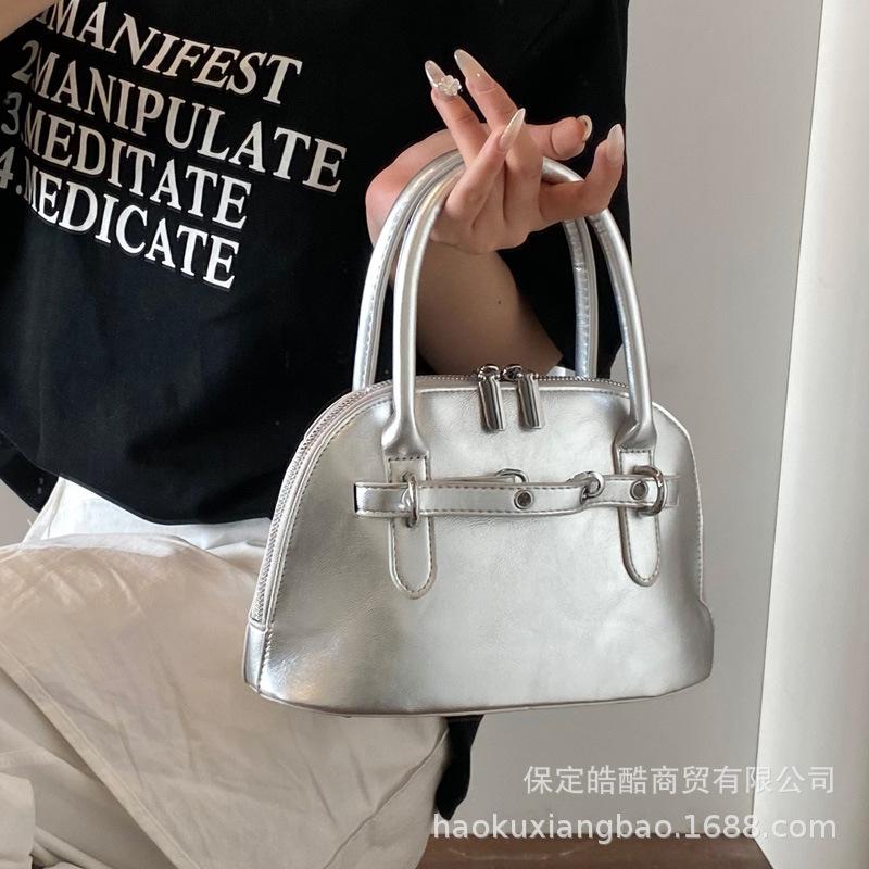 Advanced sense of foreign style small bag women's 2025 new spring and summer versatile messenger bag fashion super fire portable small bag