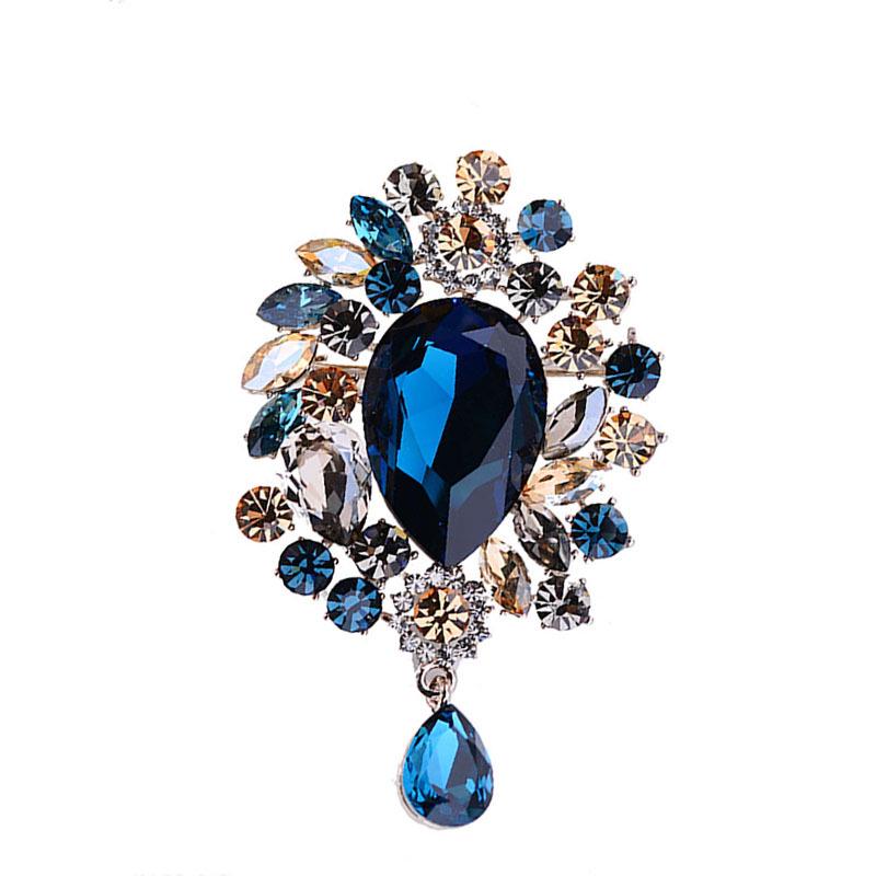 Elegant Retro Baroque Crystal Brooch for Women – Exaggerated Statement Accessory