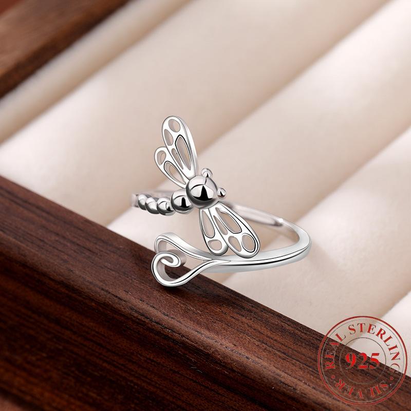 Charming adjustable dragonfly ring925Made of pure silver, the fashionable open design for women is perfect for celebrations and holidays