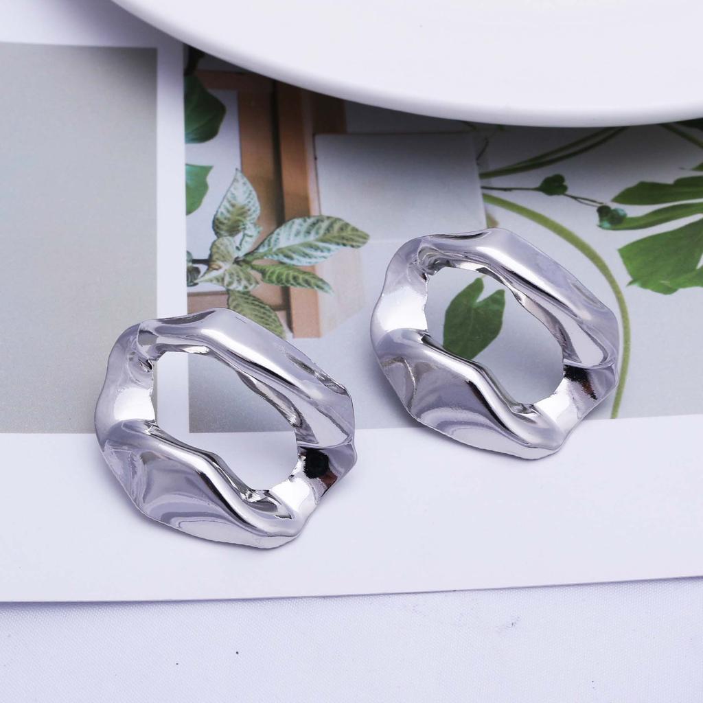 Irregular Geometry Metal Earrings for Women Vintage European Hollow Oval Drop Earrings Party Chunky Statement Jewelry