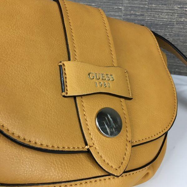 GUESS Leather Shoulder Bag Brown Small Elegant Design(USED)