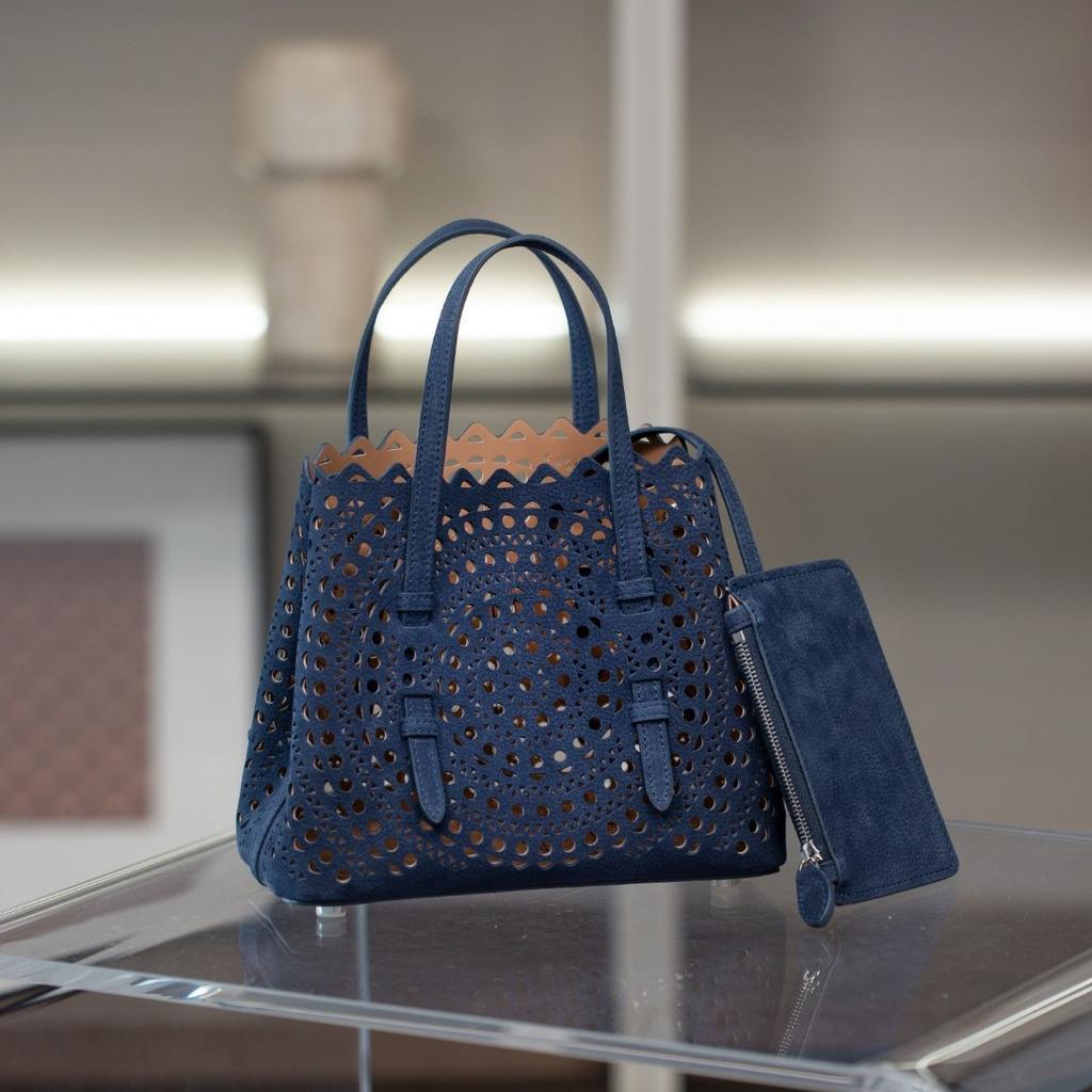 Leather Version New Style Genuine Leather Womens Bag Fashion Hollow Out Floral Embroidery Handbag Single Shoulder Womens Bag