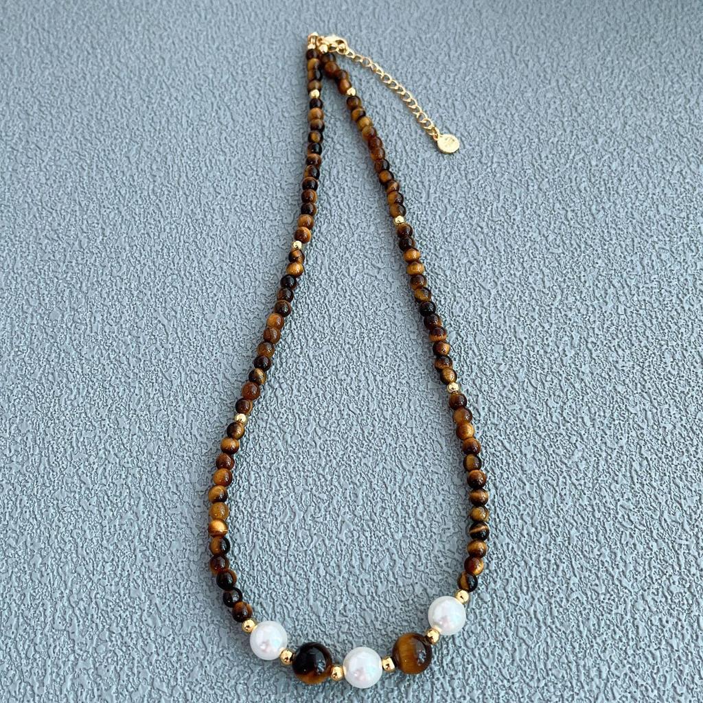 Tiger Eye & Mother-of-Pearl Beaded Choker Necklace for Women - Elegant Clavicle Chain with a Sweet & Cool High-End Style.