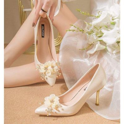 Champagnerfarbene Hochzeitsschuhe, Satin-Hochzeitsschuhe, Brautschuhe, Pumps, High Heels, Brautkleider-Show und Brautjungfern-Schuhe sind nicht ermüdend.
