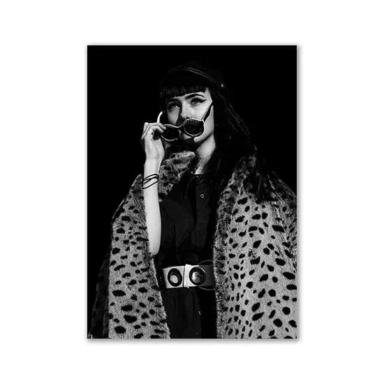 Fashion Black And White Sexy Poster Flower Women Motivational Text Minimalist Canvas Painting for Living Room Modern Home Decor