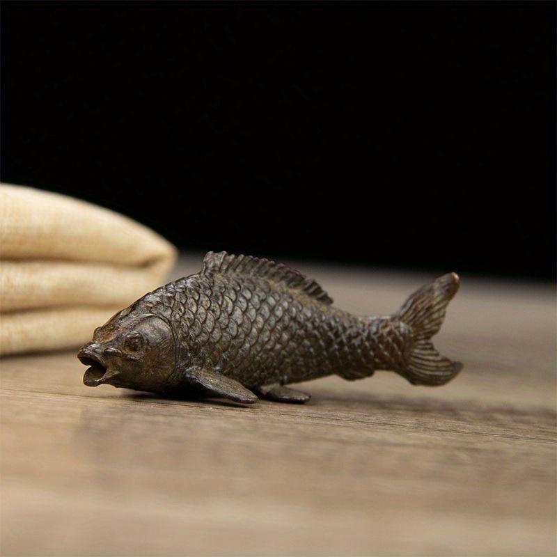 

Ретро Металлическая Фигурка Карпа Миниатюрный Питомец для Чайного Столика Маленькое Украшение Животное Фэн-шуй Поделки Аксессуары для Дома 1pcs