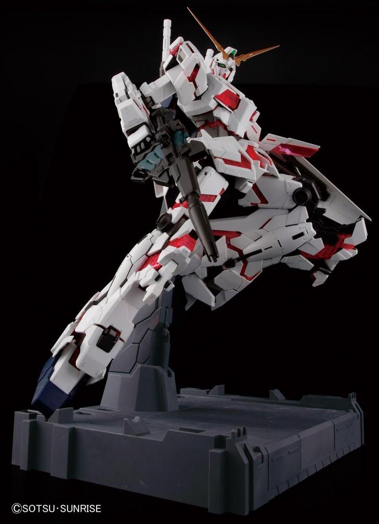 BANDAI SPIRITS PG Mobile Suit Gundam UC Unicorn Gundam scale plastic model RX-0 1/60 color-coded