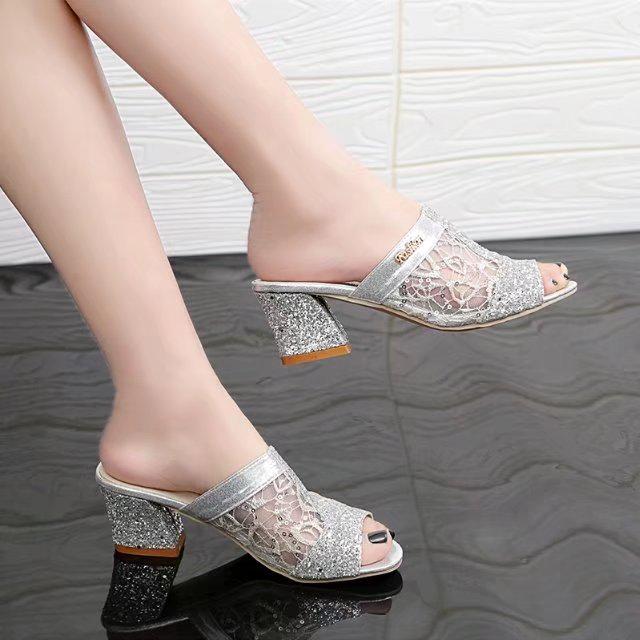 2018 new fashionable versatile cool slippers summer middle heel fish mouth mesh thick heel sandals sequins foreign trade large size women's shoes