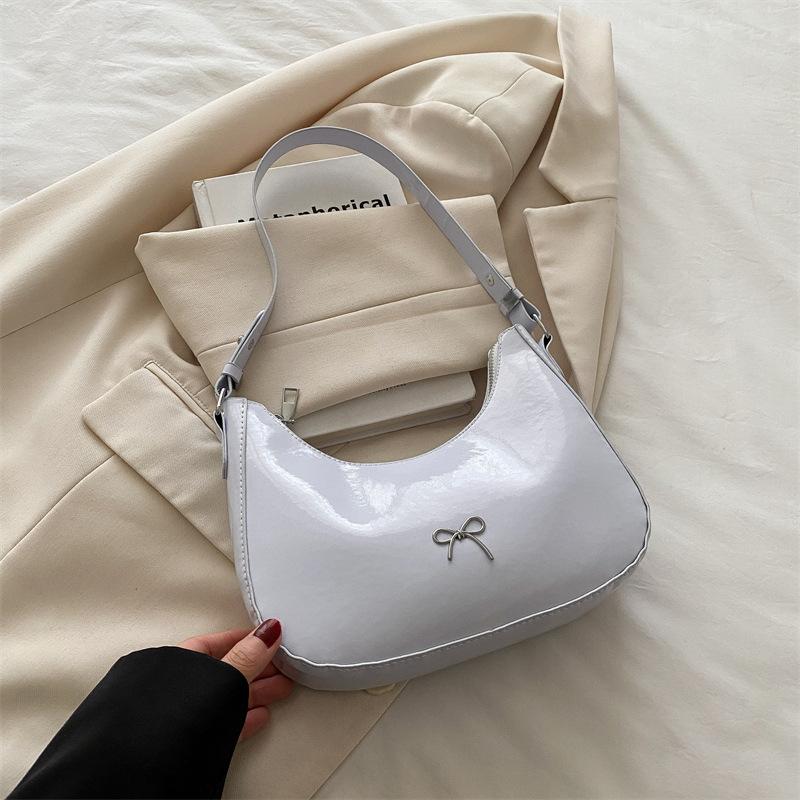 Feel underarm small bag women's summer new fashion versatile shoulder bag niche design baguette handbag