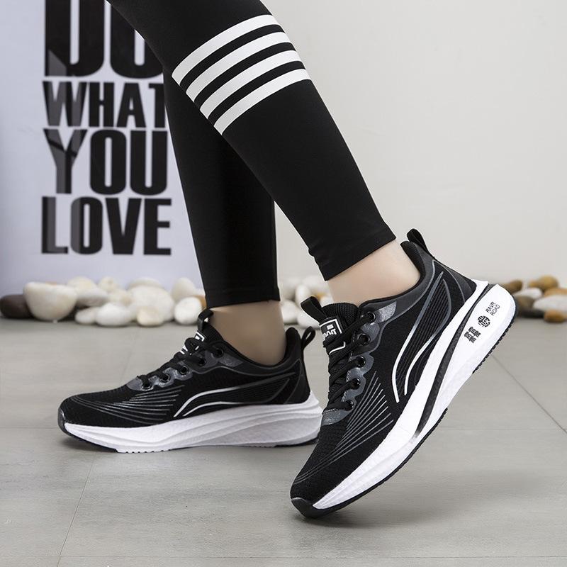 Running shoes men's shoes 2025 new mesh breathable ultra-light bottom trend versatile dad shoes youth sports trendy shoes