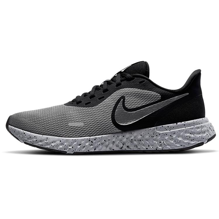 

Nike Revolution 5 Premium Black Chrome CV0159-001 40