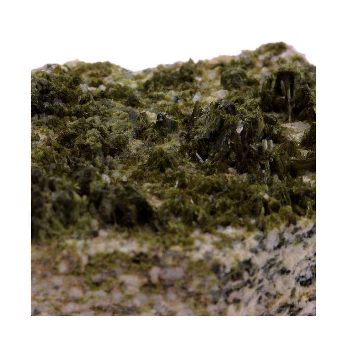 Epidote + Quartz 682.4 carats