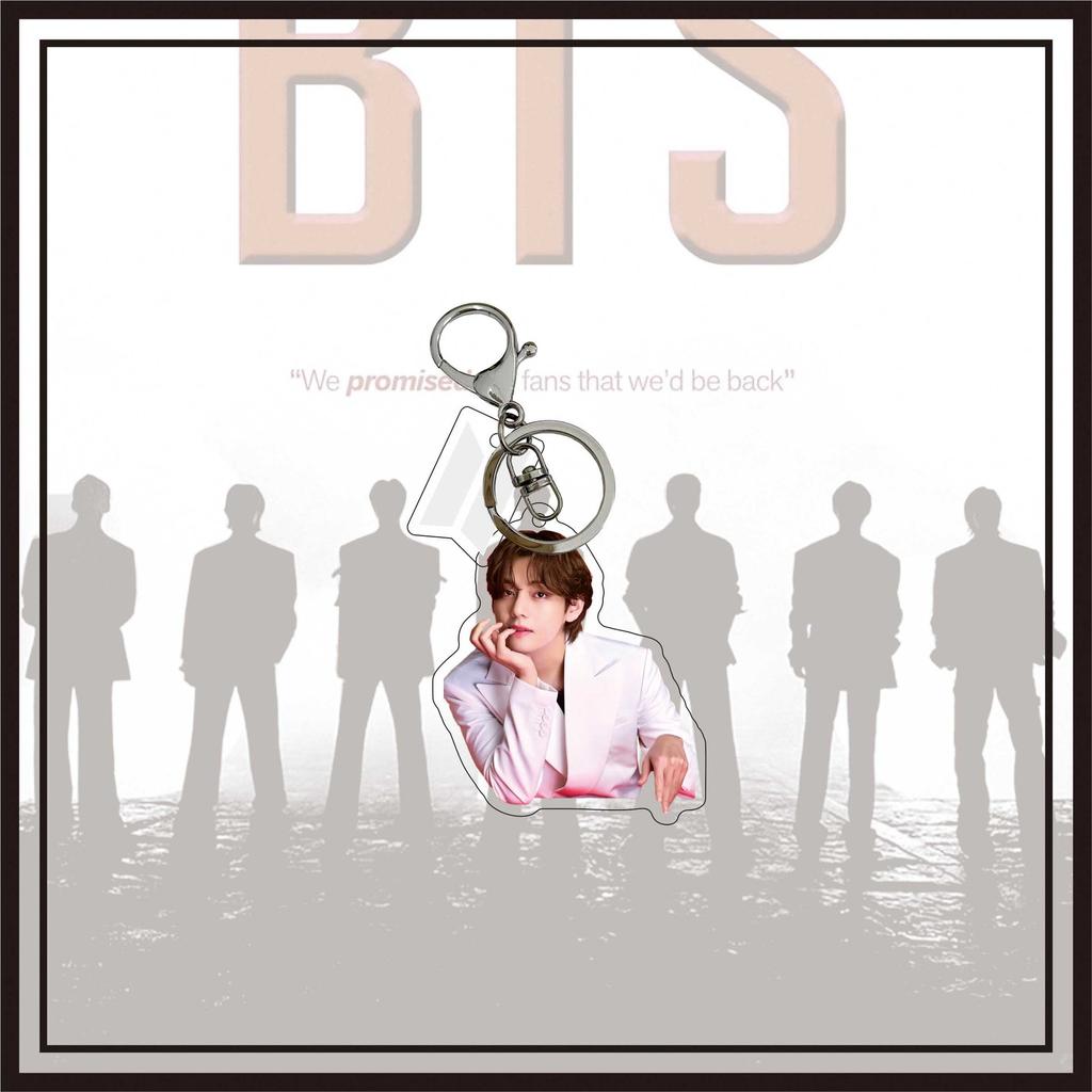 Portachiavi Acrilico BTS in Abito Bianco, Portachiavi con Foto dei Bangtan Boys, Ciondolo per Borsa Kpop ARMY e da Collezione(Jin / RM / Suga / Jimin / V / J-Hope / Jungkook)