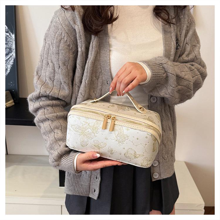 Elegant Vintage Embroidered Makeup Bag Large Capacity Portable and Perfect for Storing Cosmetics and Toiletries Ideal for Travel