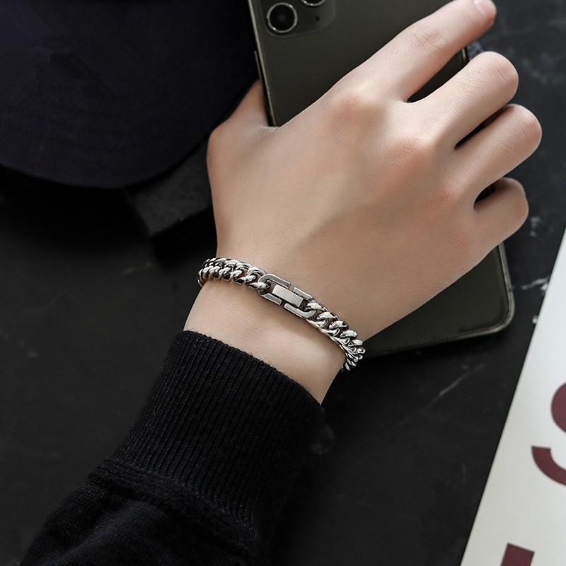 Tide Hip Hop Cuban Chain Does Not Fade Titanium Steel Necklace Boys and Girls Coarse Collarbone Chain Couple Versatile Light Luxury Cuban Chain