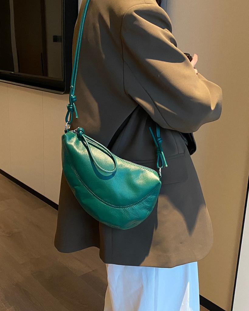 Vintage Croissant Bag for Girls Top-Grain Cowhide Versatile Crossbody, Ladies' Trendy Everyday Carry with Multiple Pockets