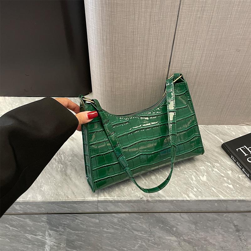 French niche bag women's 2026 new fashion solid color underarm bag texture portable shoulder baguette bag